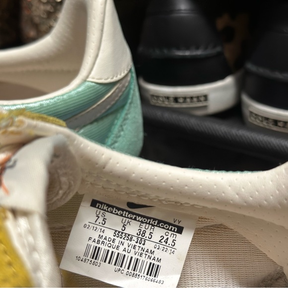 Nike Women's Pri Montreal Racer Vintage - Picture 8 of 8